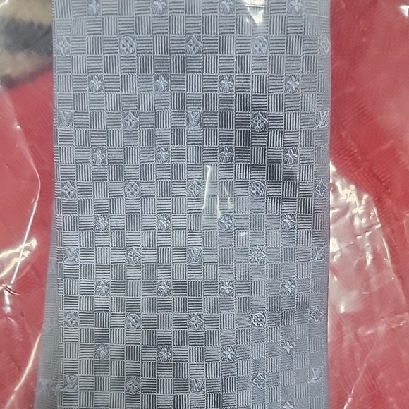 NWT Louis Vuitton silk Tie - Picture 9 of 9